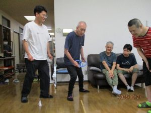 8/21ビアガーデンの様子（ユニット内で輪投げゲーム実施）